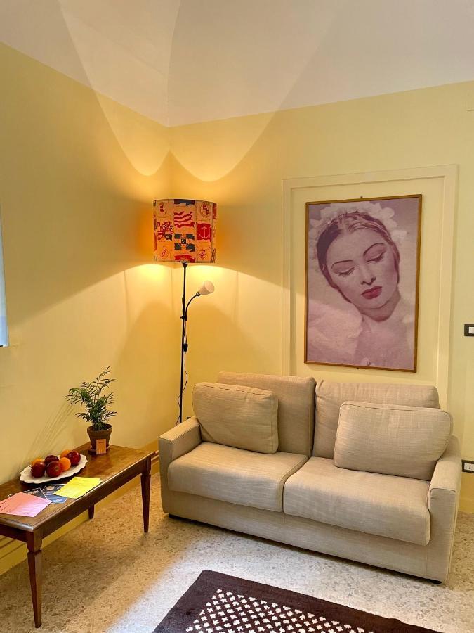 4 Balconi Rooms- Dimora Arditi B&B Lecce Extérieur photo