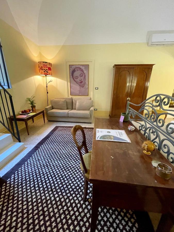 4 Balconi Rooms- Dimora Arditi B&B Lecce Extérieur photo