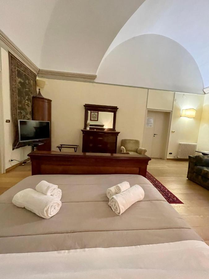 4 Balconi Rooms- Dimora Arditi B&B Lecce Extérieur photo