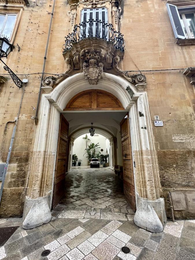 4 Balconi Rooms- Dimora Arditi B&B Lecce Extérieur photo